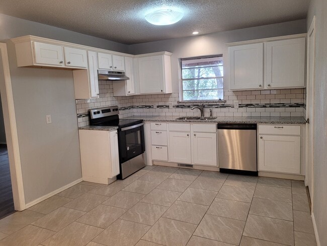 400 Rosewood Dr