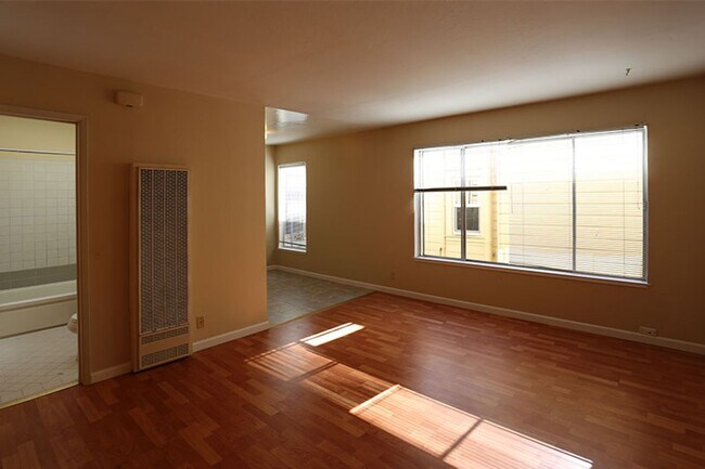 Photo - 777 5th Avenue Unidad #5