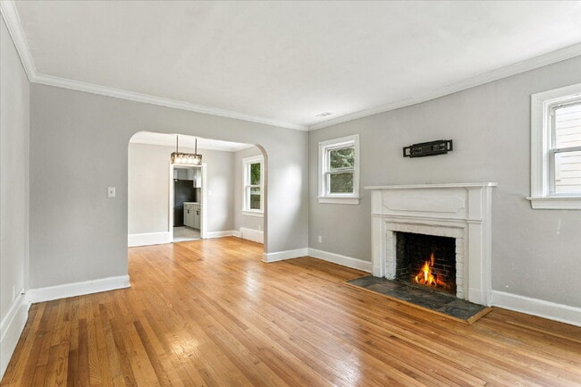 Photo - "Charming 3-Bedroom Retreat with 2 Full Baths in Hampton – Spacious 1494 Sq Ft Gem!"