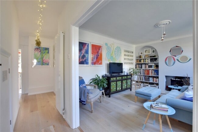 Building Photo - 241 1st St Rental