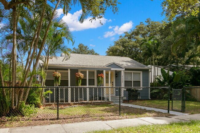 Photo - FULLY FENCED Home For Rent in St Petersburg!
