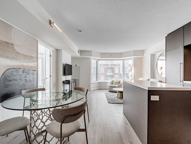 Building Photo - 55 Avenue Rd Unit SI ID1495832P