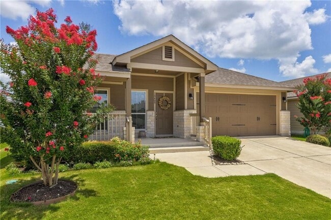 Spacious & Beautiful 3/BR 2/BA Home with E... - Spacious & Beautiful 3/BR 2/BA Home with E...
