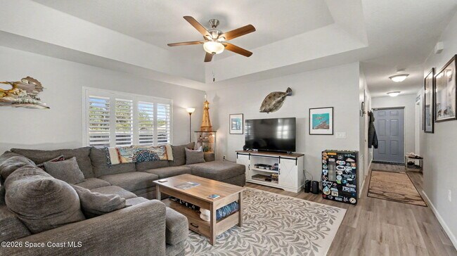 Photo - 5780 Palm St