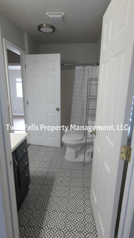 Photo - 354 7th Ave E