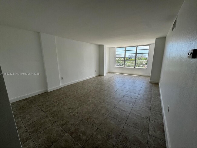 Building Photo - 1475 NE 125th Terrace Unit 509H Rental