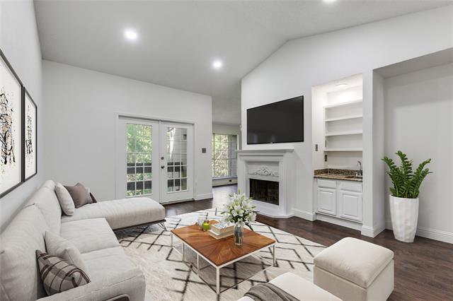 Building Photo - 9801 Royal Ln Unit 806