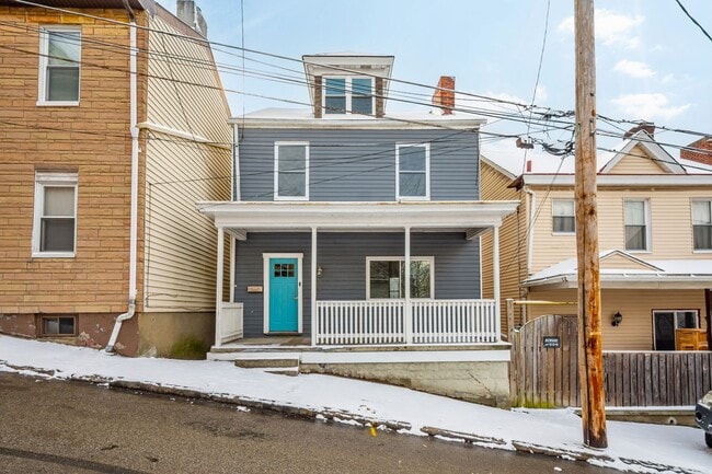 Photo - AVAILABLE MAY 1ST!! STUNNING 3 BEDROOM, MUST SEE!