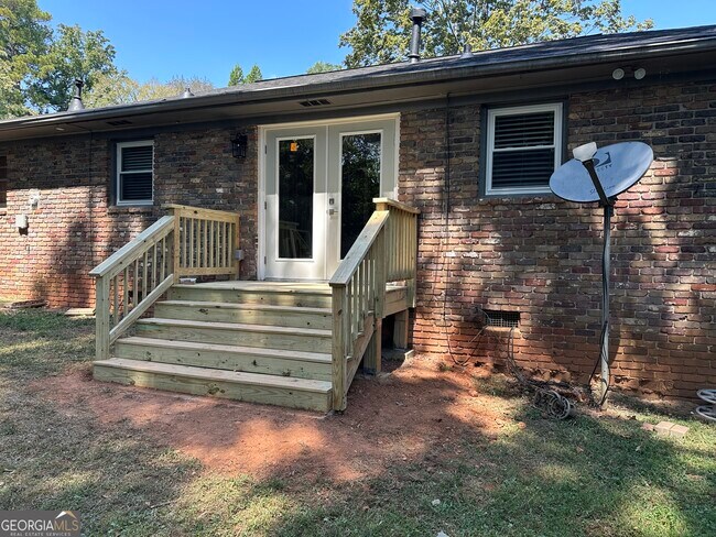 Photo - 224 Shawnee Trail SE