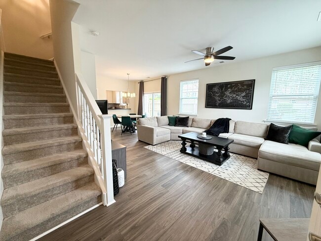 Photo - 410 Oakstone Trl Unit 1