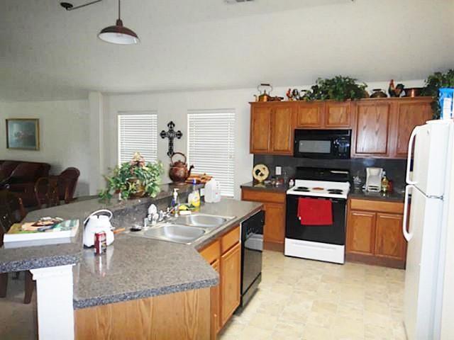 Photo - 518 Niagara Falls Dr