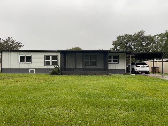 Building Photo - 5024 Marina Dr