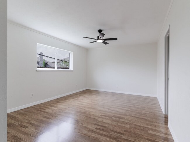 Photo - 5920 Maple Ln