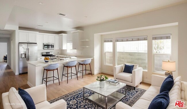 Photo - 727 N La Fayette Park Pl Unidad 4