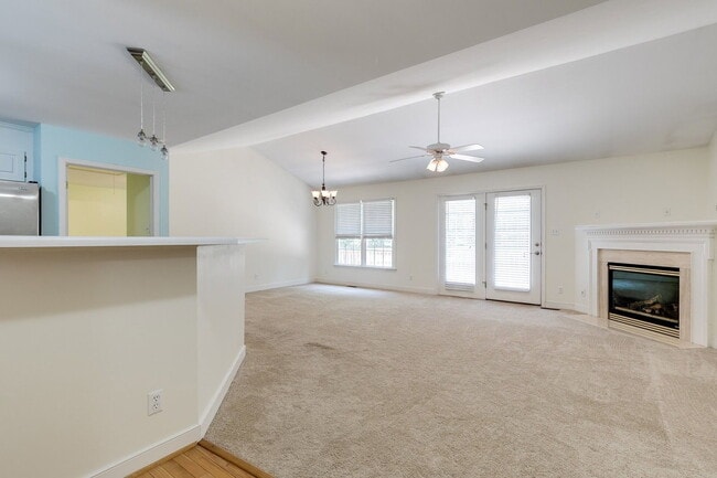 Photo - 1913 Castle Glen Dr