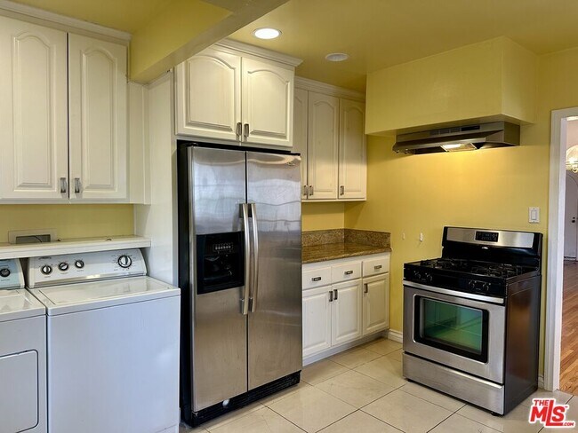 Photo - 1252 Burnside Ave