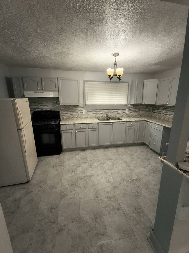 Photo - 1127 Montrose Ave Unit 1127 Montrose Lower