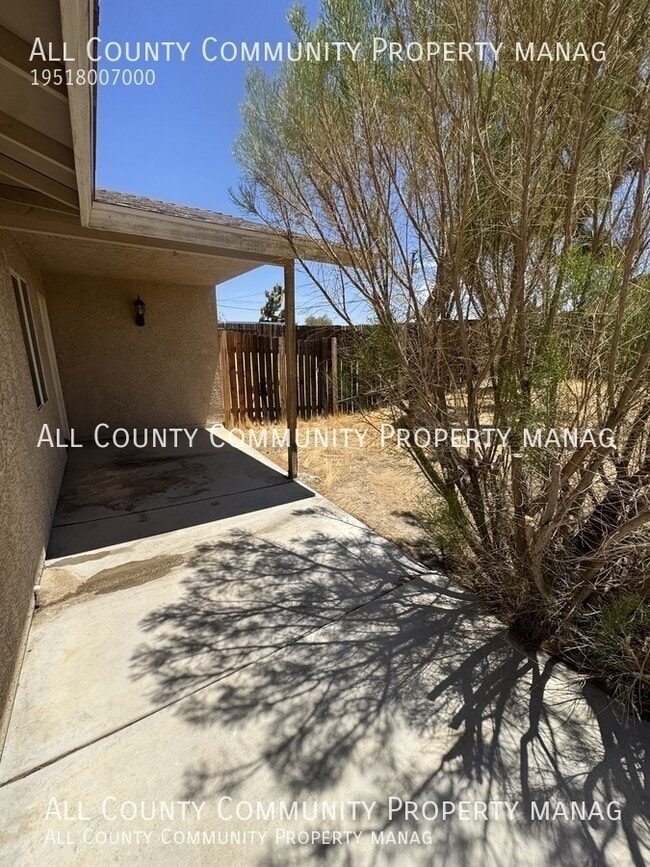 Building Photo - 58439 Palisade Dr