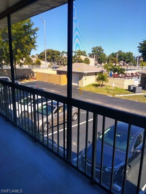 Cristalizado en el porche, vista a la piscina - 5321 Summerlin Rd Unidad 2110