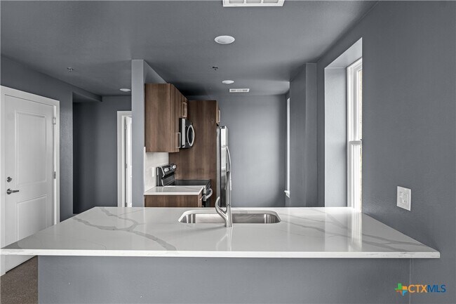 Photo - 103 E Central Ave