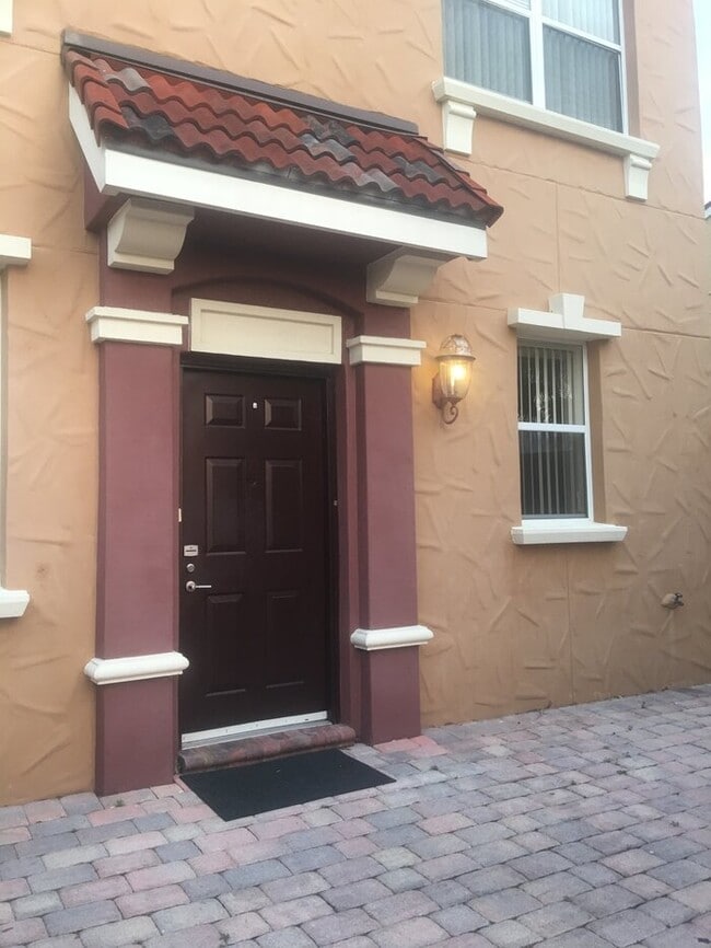 2646 Bella Vista Dr