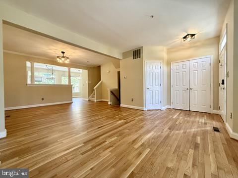 832 Stonehurst Ct