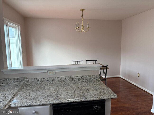 Photo - 384 Braddock Rd
