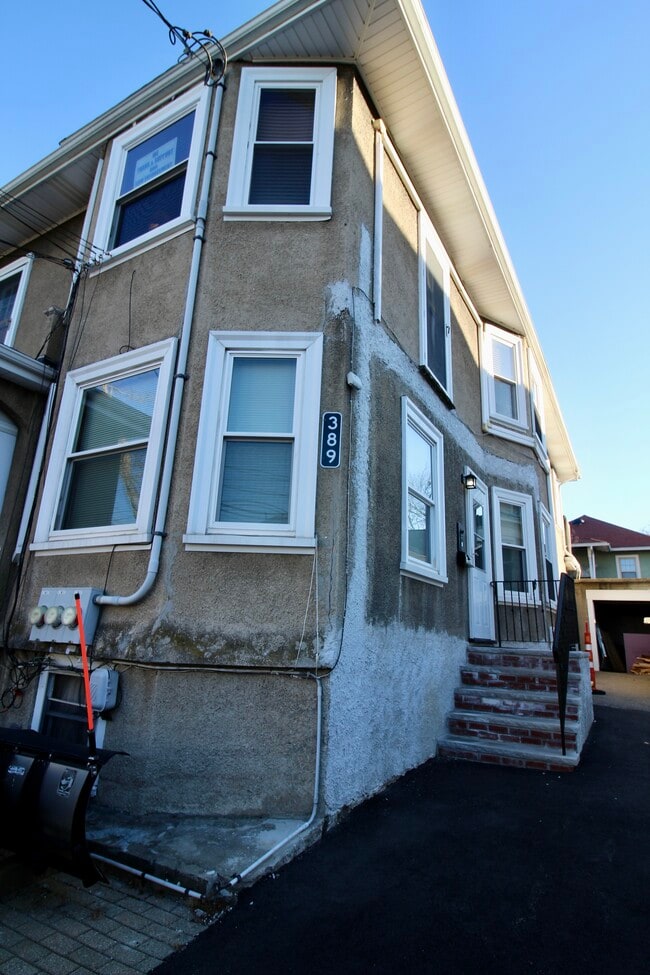 Photo - 389 School St Unidad 389