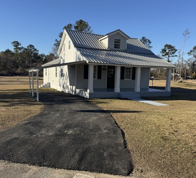 Building Photo - 383 North St