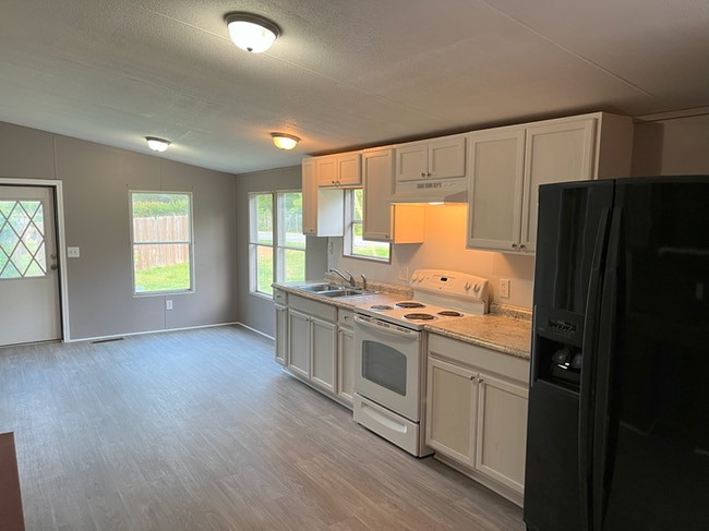Photo - 7036 Mountain Ridge SE