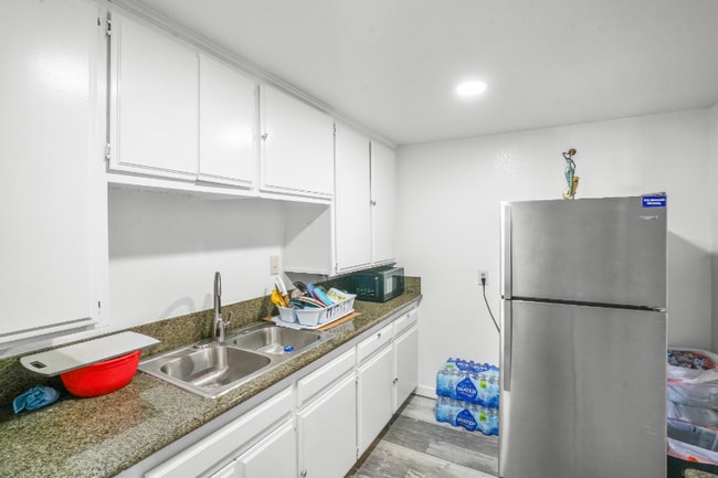 Photo - 571 Tilling Way