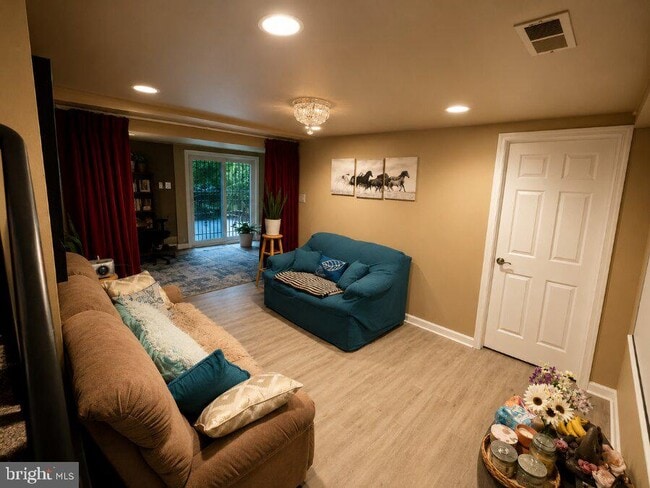 Photo - 6808 Darby Ln