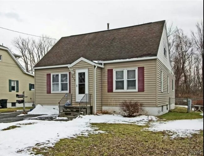 Building Photo - 213 Garden City Dr Rental