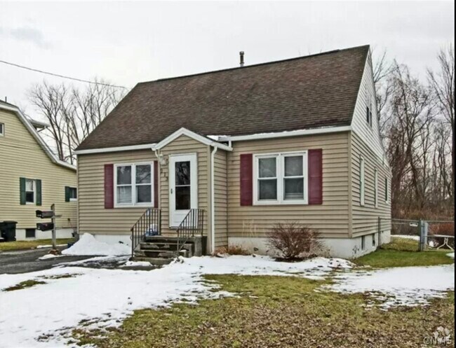 Building Photo - 213 Garden City Dr Rental