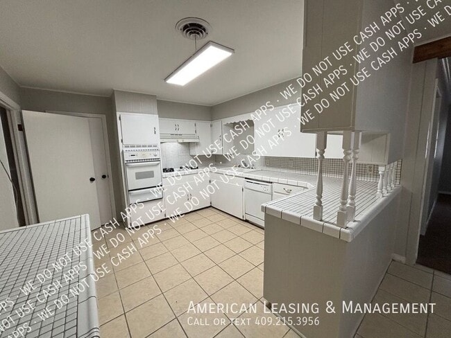 Photo - 2618 Grand Blvd