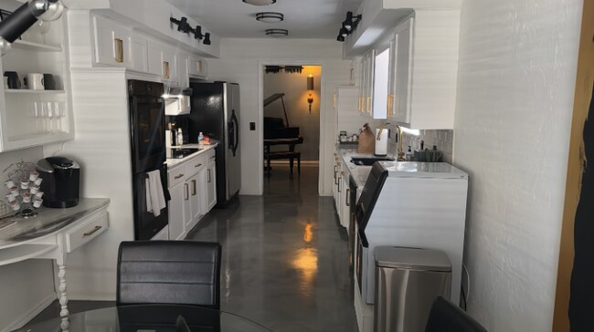 Photo - 6501 Westrock Dr