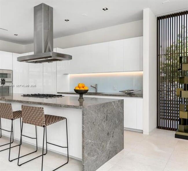Photo - 1081 W 48th St Unit 1081 W 48th St # N01