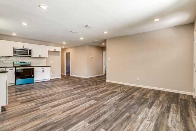 Photo - 1511 N Bradley St