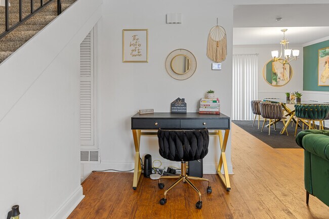 Photo - 14 Villa Ct SE Unit 14