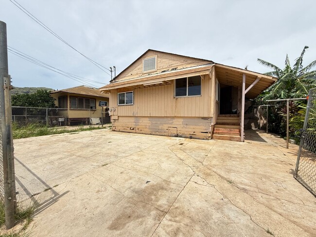 Building Photo - Remodeled 2 Bedroom Duplex Home