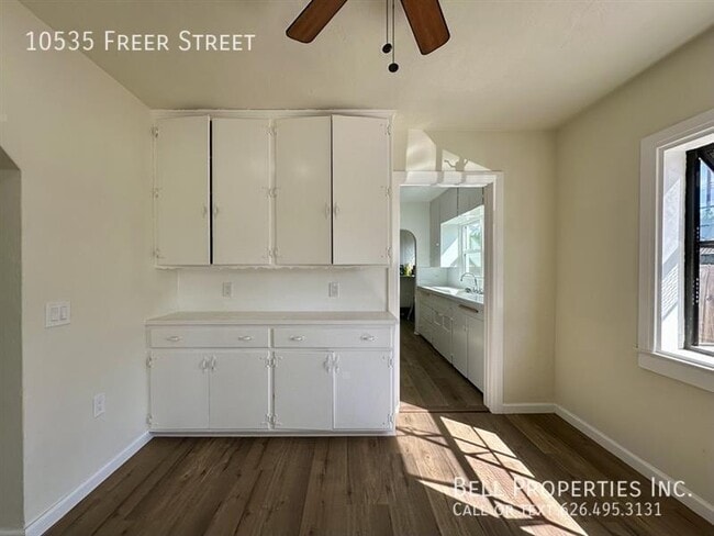 Photo - 10535 Freer Ave