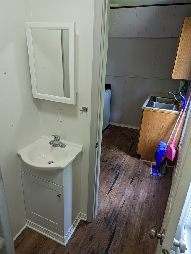 Bathroom2 - 515 Wabasha Ave Casa Unidad 2