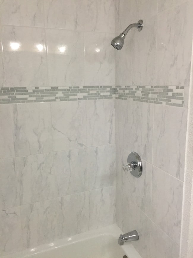 Bathroom - 1810 Hyview Dr Unidad 4