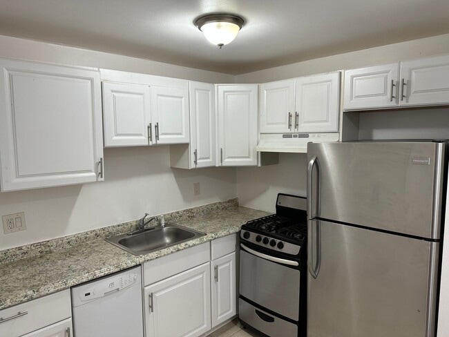 Building Photo - 34 Decatur St Unit 1 Rental