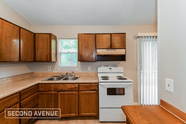 Photo - 2734 Sandusky Ave W