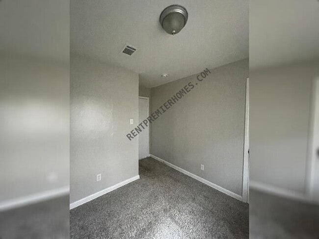 Photo - 6706 W Wakefield Dr