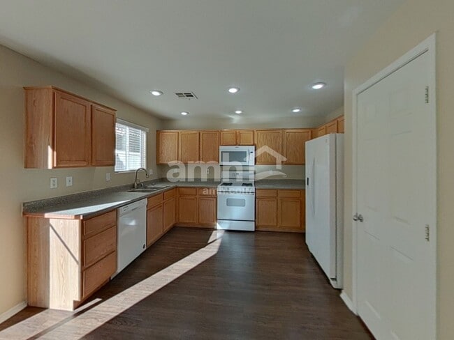 Photo - 969 Medina de Leon Ave