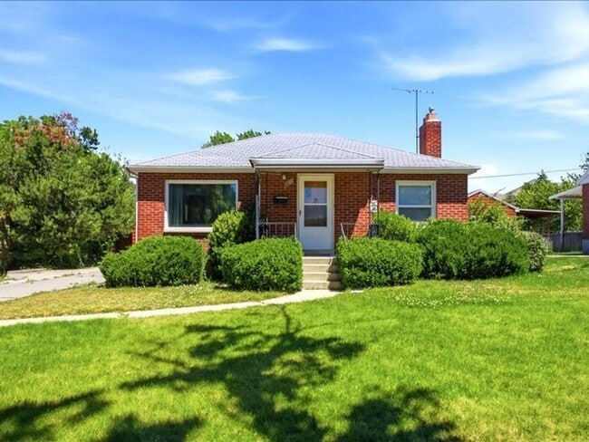 Building Photo - Millcreek Canyon Rim updated 3 bed 2 bath home