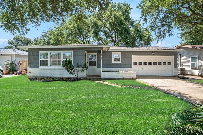 Building Photo - 6709 Fairway Dr Rental