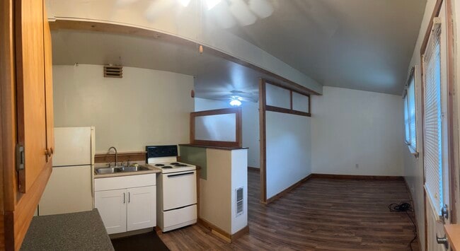 Building Photo - 12 Kip Dr Unit one Rental